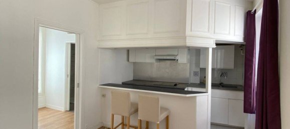 1 bedroom Apartment in Versailles, France No. 329957 3