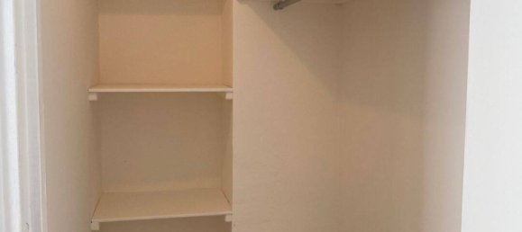 1 bedroom Apartment in Versailles, France No. 329957 10