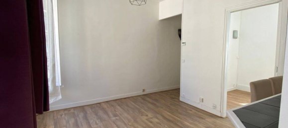 1 bedroom Apartment in Versailles, France No. 329957 5