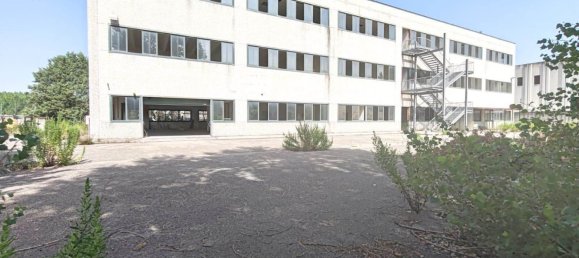 3100m² Warehouse in Roccabascerana, Italy No. 381684 32
