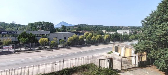 3100m² Warehouse in Roccabascerana, Italy No. 381684 3