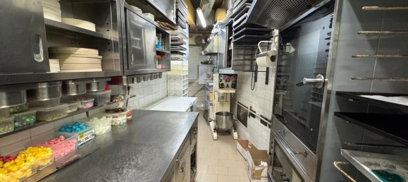 Коммерческая недвижимость с 1 комнатой в Рим, Италия № 257648 14