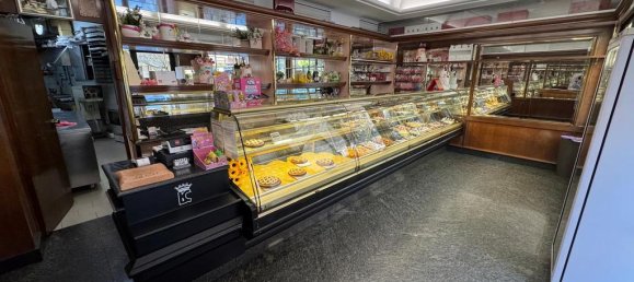 Коммерческая недвижимость с 1 комнатой в Рим, Италия № 257648 8