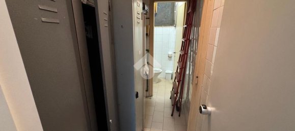 Коммерческая недвижимость с 1 комнатой в Рим, Италия № 257648 18