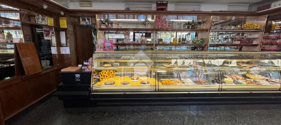 Коммерческая недвижимость с 1 комнатой в Рим, Италия № 257648 3