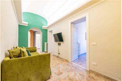 Apartamento de 4 dormitorios en Rome, Italy No. 308510
