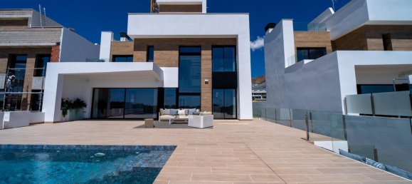 Villa de 4 dormitorios en Finestrat, Spain No. 12853 2