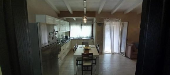 Дом с 5 комнатами в Розолини, Италия № 253319 2