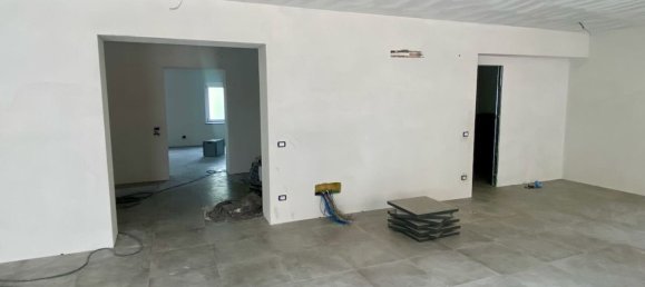 230m² Office in Monza, Italy No. 71637 14