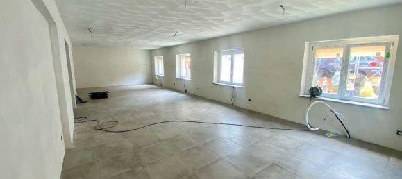 230m² Office in Monza, Italy No. 71637 12