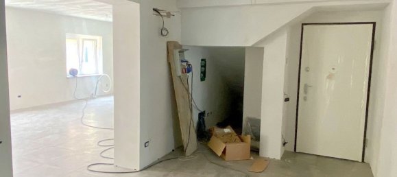 230m² Office in Monza, Italy No. 71637 4