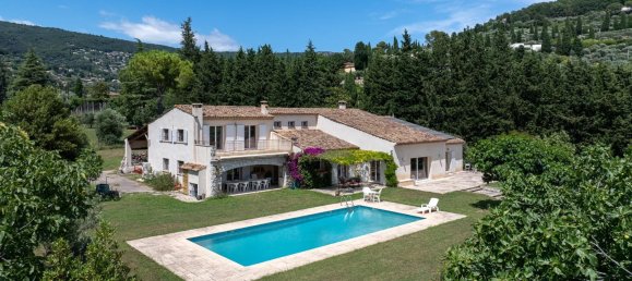 6 bedrooms Villa in Grasse, France No. 1426 2