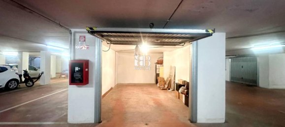 Garage à Rome, Italy 24m² No. 38593 2