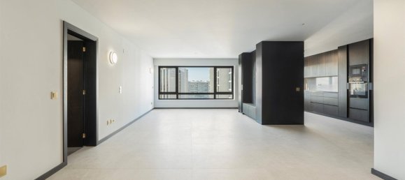 4 bedrooms Apartment in Porto, Portugal No. 95145 2