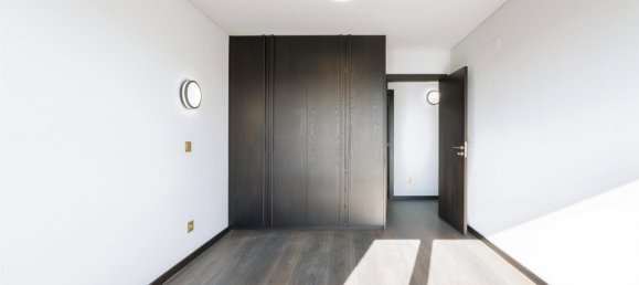 4 bedrooms Apartment in Porto, Portugal No. 95145 19