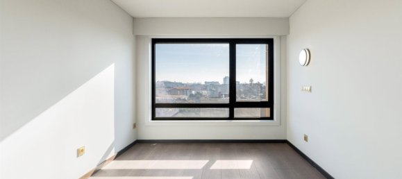 4 bedrooms Apartment in Porto, Portugal No. 95145 18