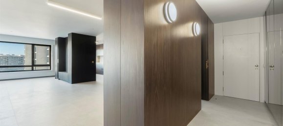 4 bedrooms Apartment in Porto, Portugal No. 95145 9