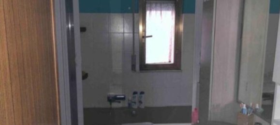 7 rooms Apartment in Pescara, Italy No. 93513 9