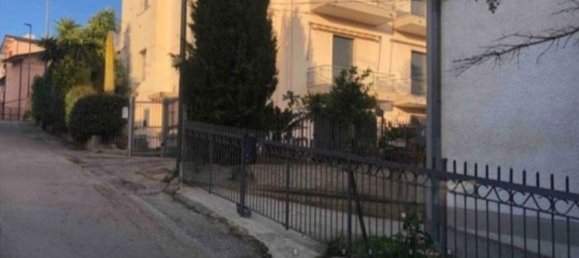 7 rooms Apartment in Pescara, Italy No. 93513 22