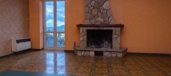 Вилла с 6 спальнями в Айлано, Италия № 325675 4