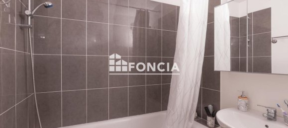 2 bedrooms Apartment in Montargis, France No. 82196 7