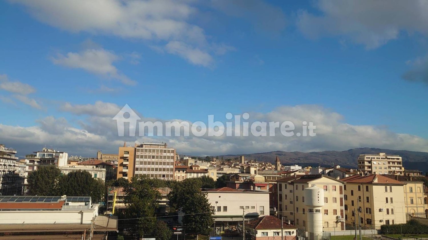 4 bedrooms Apartment in Arezzo, Italy No. 177385