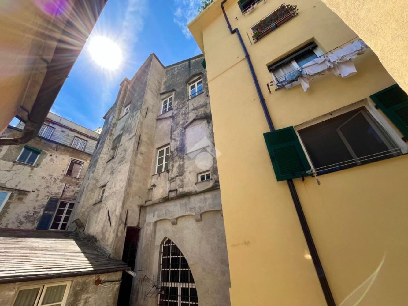 Apartamento de 2 habitaciónes en Genoa, Italy No. 289419