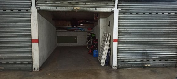  Garage in Salt, Spain No. 166048 10