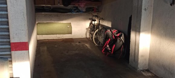  Garage in Salt, Spain No. 166048 7