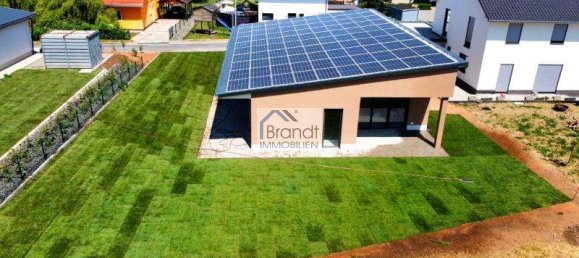 Бунгало с 5 комнатами в Унструт-Хайних, Германия № 72802 3