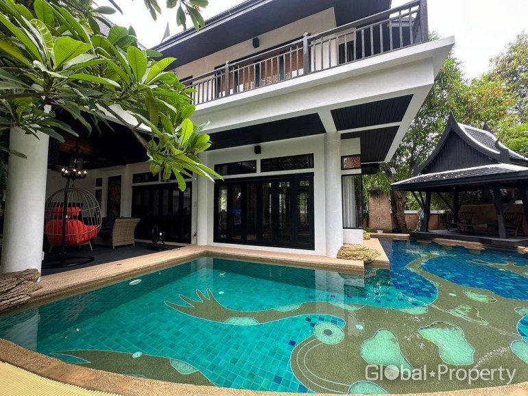 Дом с 4 спальнями в Паттайя, Таиланд № 66772