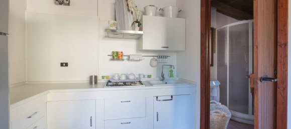 Вилла с 5 комнатами в Кьярамонте Гульфи, Италия № 221470 38