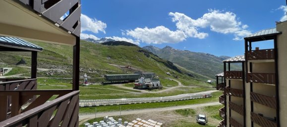 1 bedroom Apartment in Les Belleville, France No. 1078 6