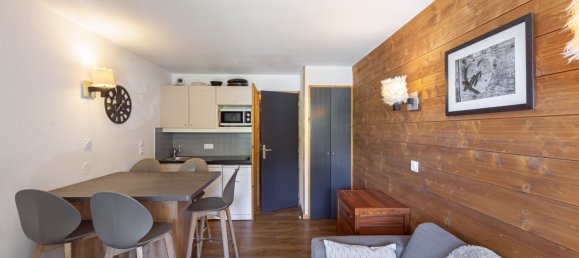 1 bedroom Apartment in Les Belleville, France No. 1078 2