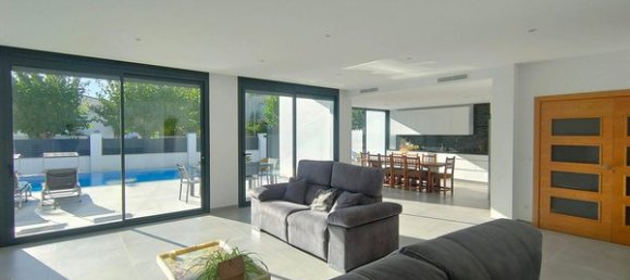 5 bedrooms House in Empuriabrava, Spain No. 84531 27