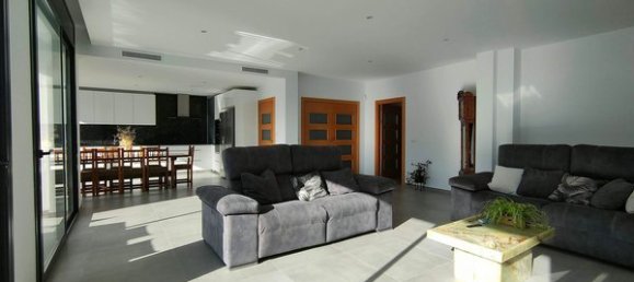 5 bedrooms House in Empuriabrava, Spain No. 84531 3