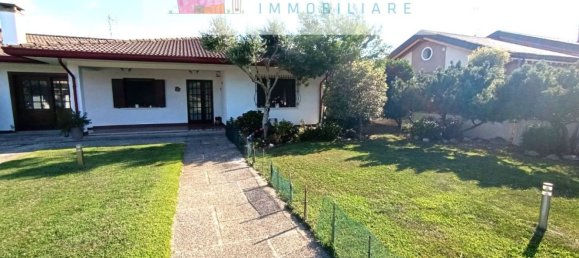 4 bedrooms House in Campodarsego, Italy No. 343159 2