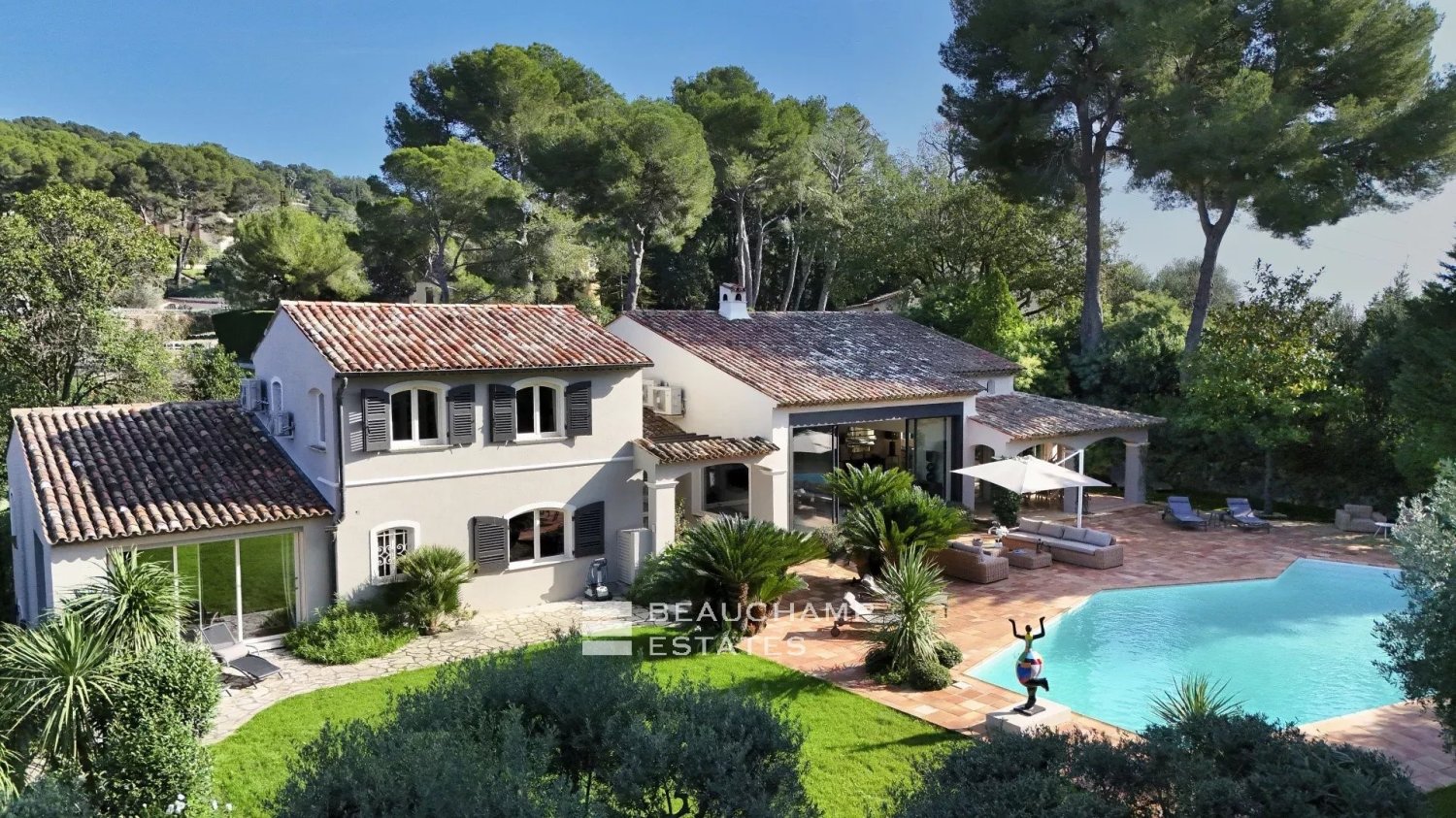 5 bedrooms Villa in Mougins, France No. 291862