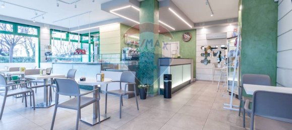 140m² Commercial property in Poviglio, Italy No. 379328 2