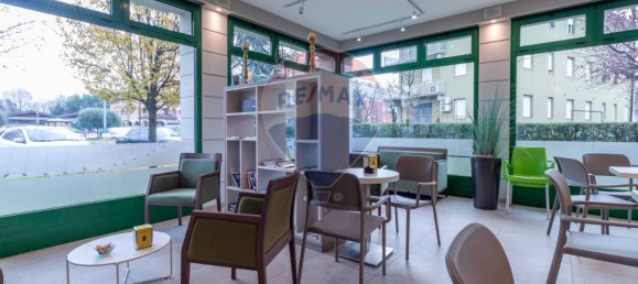 140m² Commercial property in Poviglio, Italy No. 379328 4