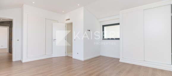 5 bedrooms Villa in Guia, Portugal No. 128271 3