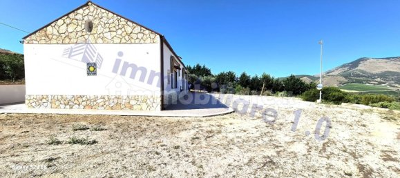 2 bedrooms House in Castellammare del Golfo, Italy No. 261821 3