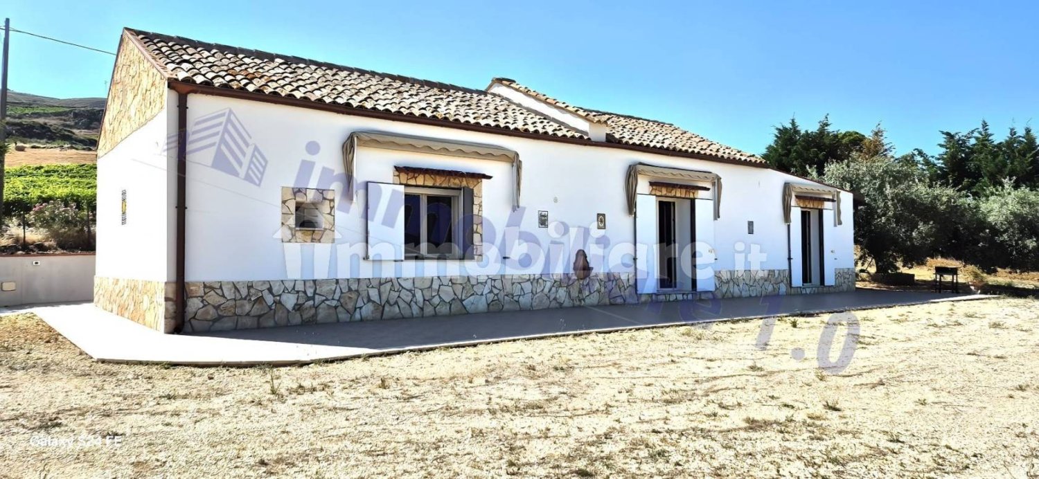 2 bedrooms House in Castellammare del Golfo, Italy No. 261821