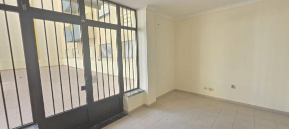 68m² Commercial property in Figueira da Foz, Portugal No. 190307 9