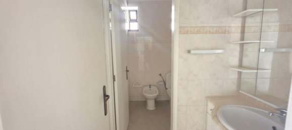 68m² Commercial property in Figueira da Foz, Portugal No. 190307 11