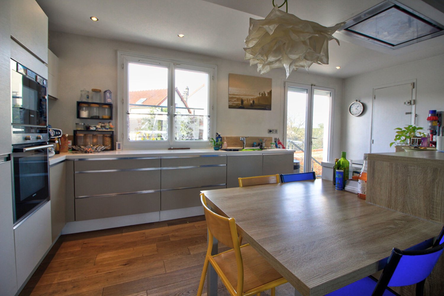 Casa de 4 dormitorios en Sucy-en-Brie, France No. 164562