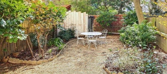 Квартира с 2 спальнями в Ла-Гарен-Коломб, Франция № 171972 2