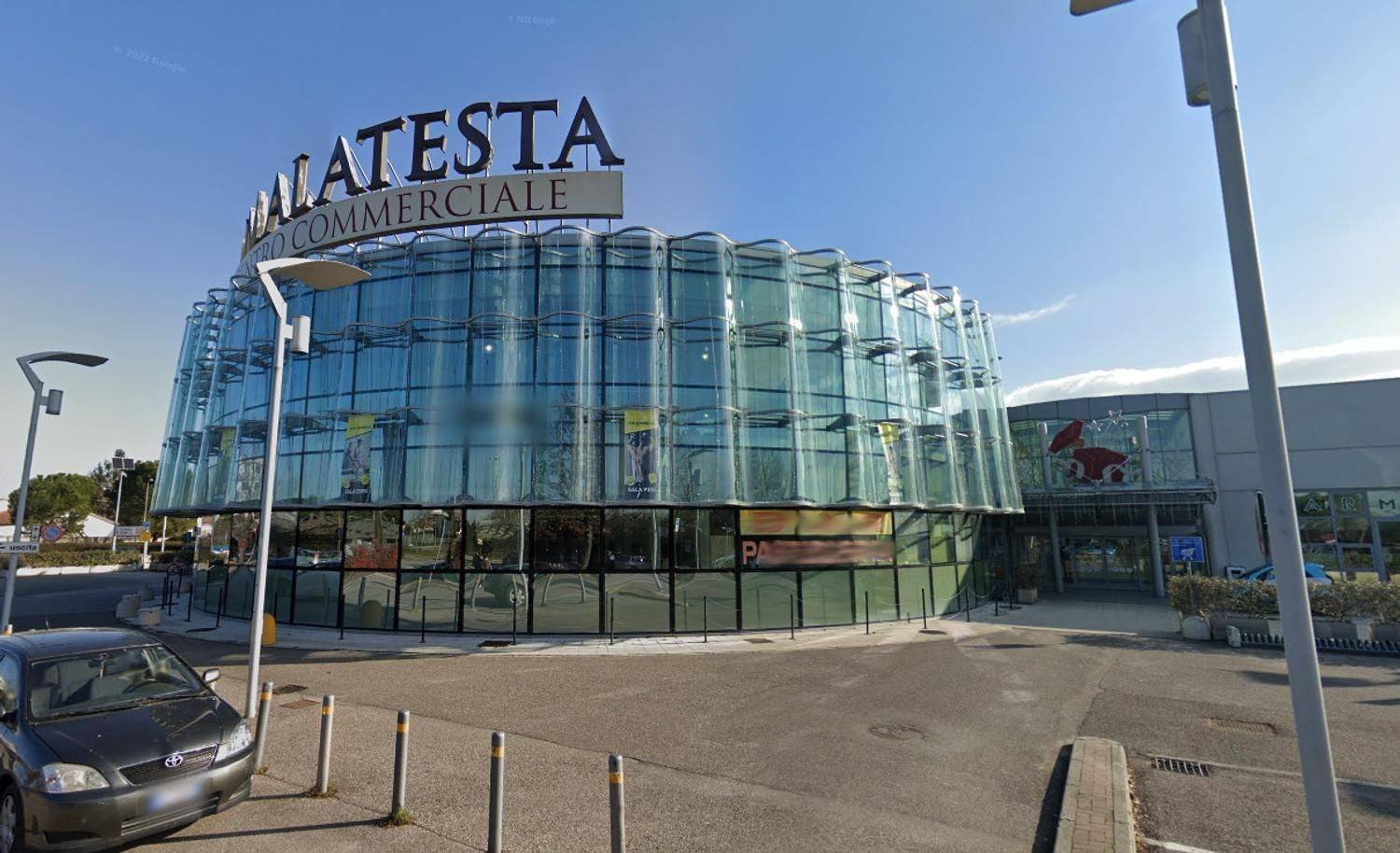 233m² Commercial property in Rimini, Italy No. 316209