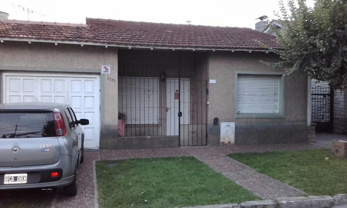 2 bedrooms House in Mar del Plata, Argentina No. 86736