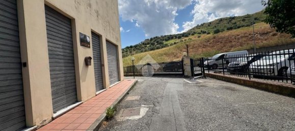 3 rooms Apartment in Catanzaro, Italy No. 281610 4